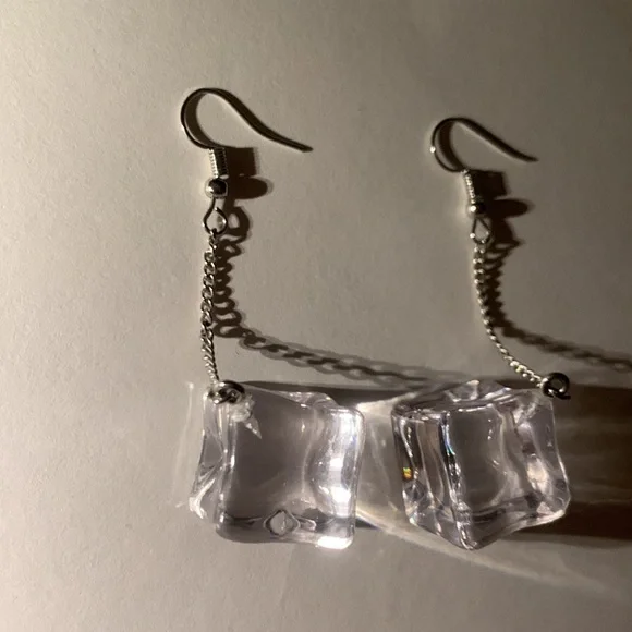 Icecube Earrings. - Picture 2 of 3